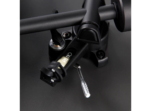 Rega Planar 1 Plus, Carbon, Black RIAA-trinn, RB110 arm, EBLT drivrem 
