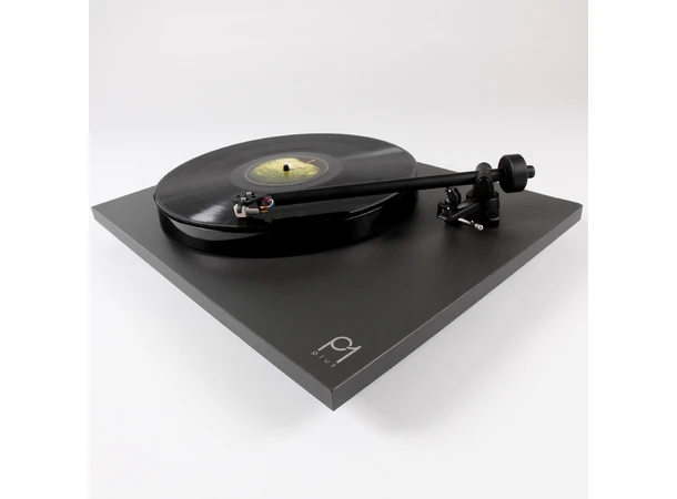 Rega Planar 1 Plus, Carbon, sort RIAA-trinn, RB110 arm, EBLT drivrem 
