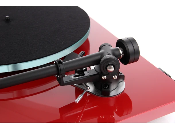 Rega Planar 3 platespiller, Exact, rød Spesialversjon Exact pickup, RB330 arm 