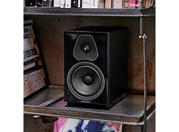 Sonus Faber Lumina II, sort piano 2-veis høyttaler, plassering benk/hylle 