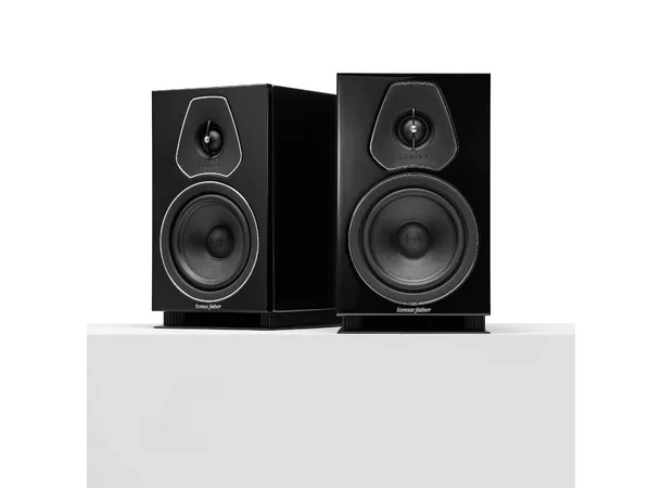 Sonus Faber Lumina II, sort piano 2-veis høyttaler, plassering benk/hylle 