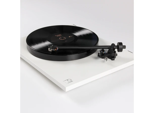 Rega Planar 1 Plus, Carbon, hvit RIAA-trinn, RB110 arm, EBLT drivrem 