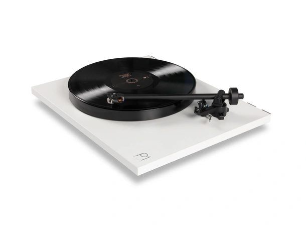 Rega Planar 1 Plus, Carbon, hvit RIAA-trinn, RB110 arm, EBLT drivrem 