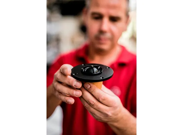 Sonus Faber Electa Amator III, Walnut 2 veis høyttaler, inkludert stativ, par 