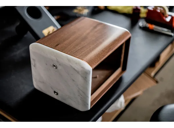 Sonus Faber Electa Amator III, valnøtt 2 veis høyttaler, inkludert stativ, par 