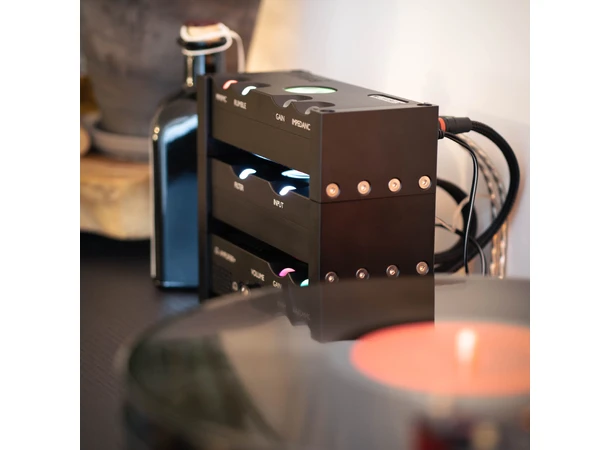 Chord Anni, desktop forsterker, sort 2 innganger, hodetelefon/høyttaler 