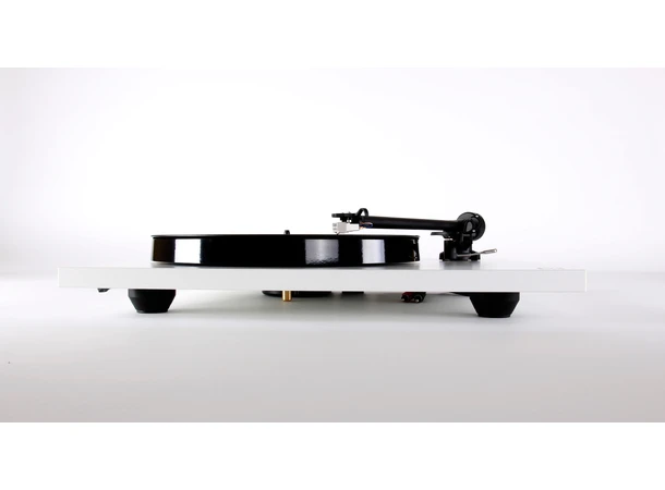 Rega Planar 1, Carbon, hvit RB110 arm, EBLT drivrem 
