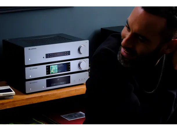 Cambridge Audio CXA 81 MkII, forsterker 2x80 watt, D/A-konverter, XLR, sub-out 
