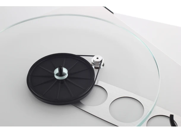 Rega Planar 3, Nd5 pickup, hvit Glasstallerken, RB330 arm, EBLT drivrem 