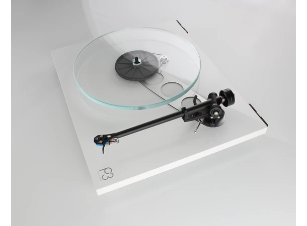 Rega Planar 3, Nd5 pickup, hvit Glasstallerken, RB330 arm, EBLT drivrem 