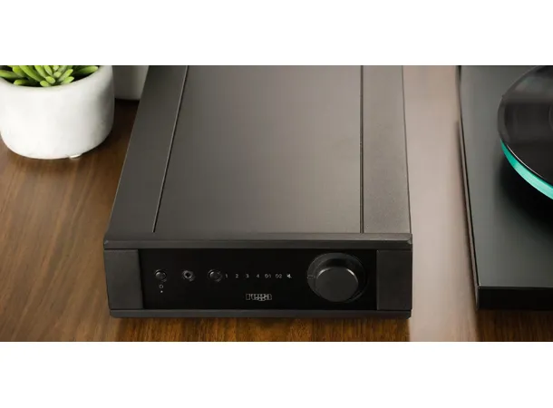 Rega Brio MK7, forsterker 2x50 watt, MM-RIAA, D/A-konverter 
