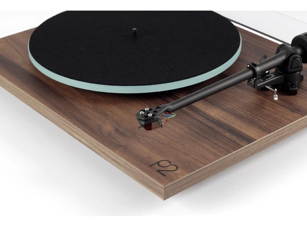 Rega Planar 2, Nd3 pickup, walnut Glasstallerken, RB220 arm, EBLT drivrem 