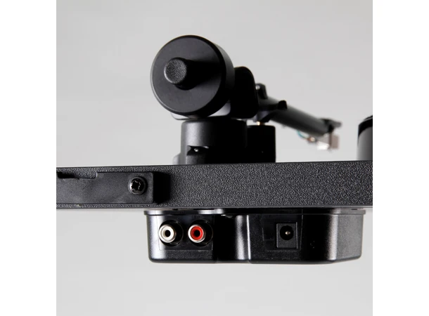 Rega Planar 1 Plus, ECO-deck Green Grade RIAA-trinn, RB110 arm, EBLT drivrem 