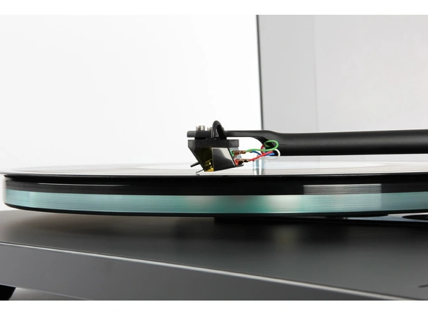 Rega Planar 6 Nd7 - sort RB330 arm, NEO Mk2 PSU 