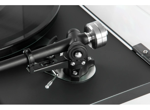 Rega Planar 6 Nd7 - sort RB330 arm, NEO Mk2 PSU 