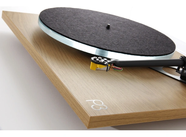 Rega Planar 3, uten pickup, oak Glasstallerken, RB330 arm, EBLT drivrem 