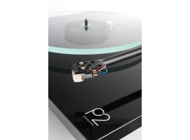 Rega Planar 2, Carbon pickup, sort Glasstallerken, RB220 arm, EBLT drivrem 