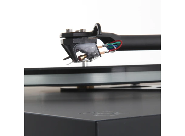 Rega Planar 6 - Sort, Ania Ania MC pickup, RB330 arm, NEO PSU 