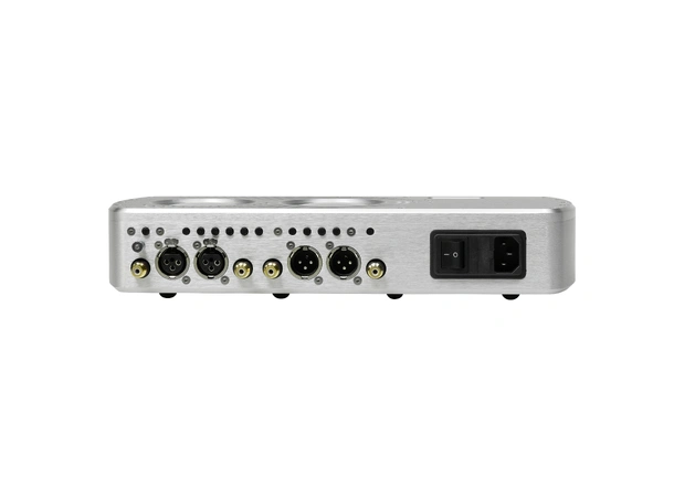 Chord Symphonic, MC-Riaa, sølv MC-Riaa, RCA og XLR inn/utganger 
